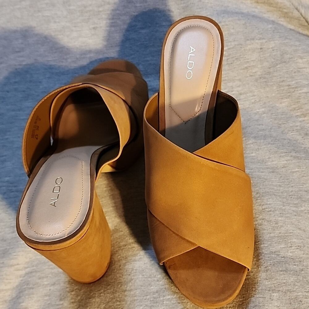 ALDO Hearts Beige Platform Sandal 8.5M